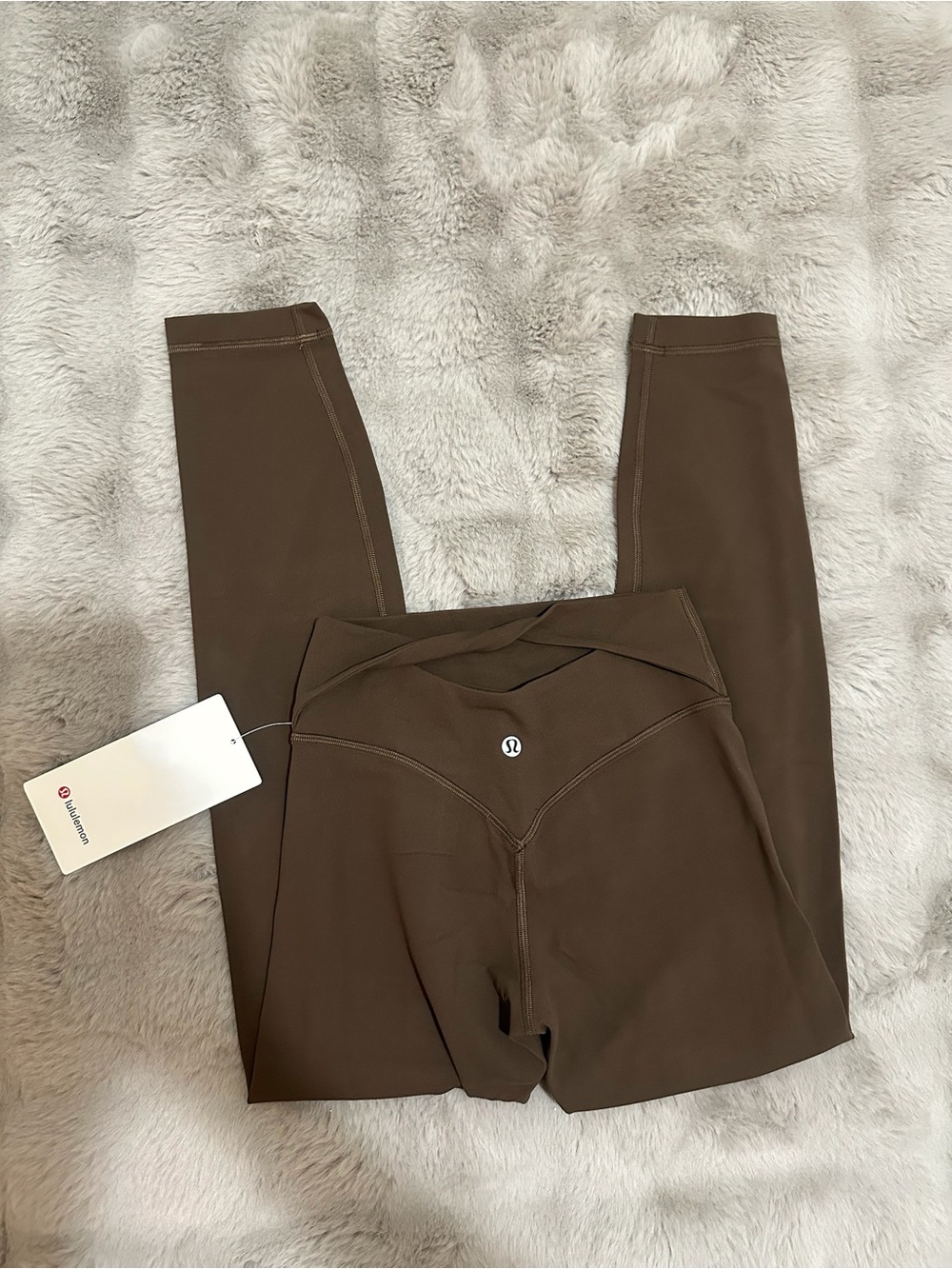 NWT lululemon Align ™ No Line Twist Tight 25" Size 4 Walnut crunch